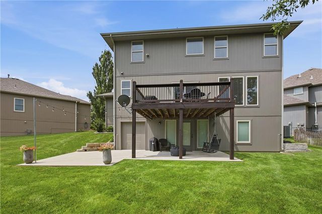 1021 SE Scarlet Court, Blue Springs, MO 64014