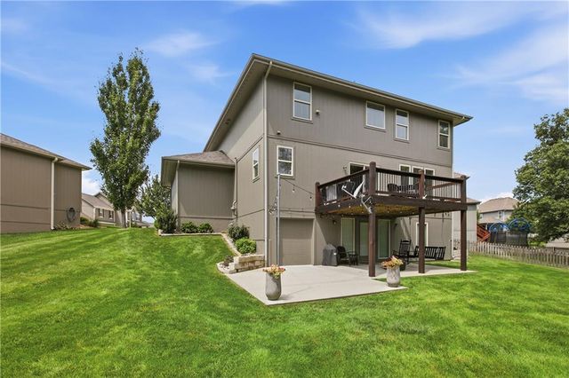 1021 SE Scarlet Court, Blue Springs, MO 64014