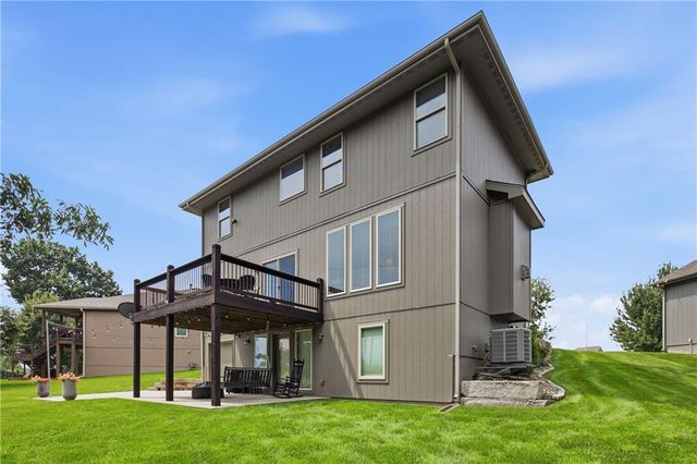 1021 SE Scarlet Court, Blue Springs, MO 64014