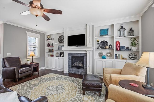1021 SE Scarlet Court, Blue Springs, MO 64014