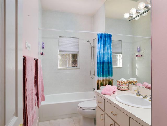 70 Cayman Place, Palm Beach Gardens, FL 33418