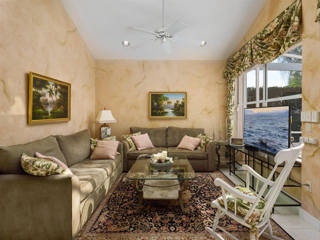 70 Cayman Place, Palm Beach Gardens, FL 33418