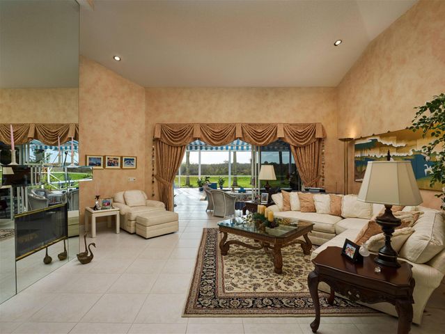 70 Cayman Place, Palm Beach Gardens, FL 33418