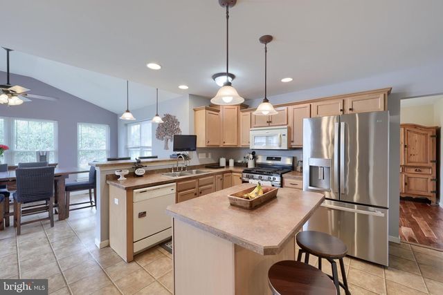137 PICKWICK CIR, Palmyra, PA 17078