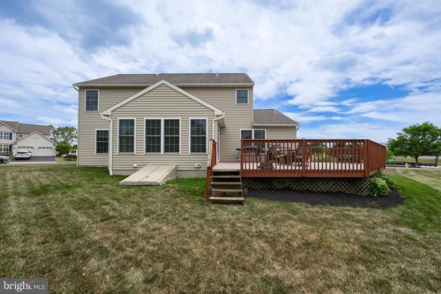 137 PICKWICK CIR, Palmyra, PA 17078