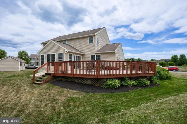 137 PICKWICK CIR, Palmyra, PA 17078
