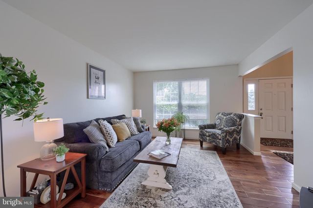 137 PICKWICK CIR, Palmyra, PA 17078