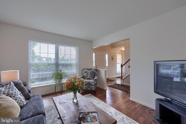 137 PICKWICK CIR, Palmyra, PA 17078