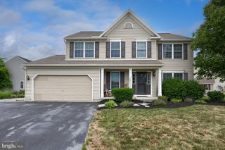 137 PICKWICK CIR, Palmyra, PA 17078