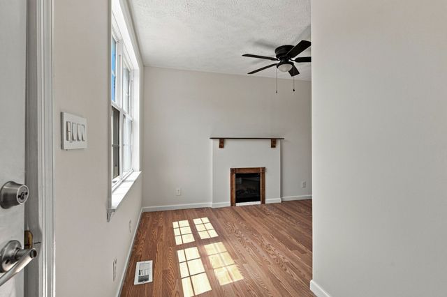 409 7th Ave, W, Springfield, TN 37172