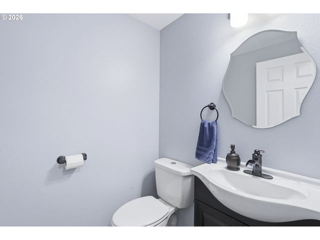 1559 E 2ND St, Newberg, OR 97132