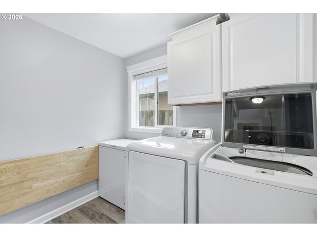 1559 E 2ND St, Newberg, OR 97132