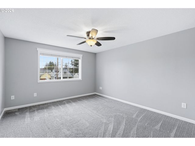 1559 E 2ND St, Newberg, OR 97132