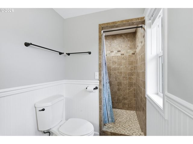 1559 E 2ND St, Newberg, OR 97132