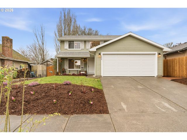 1559 E 2ND St, Newberg, OR 97132
