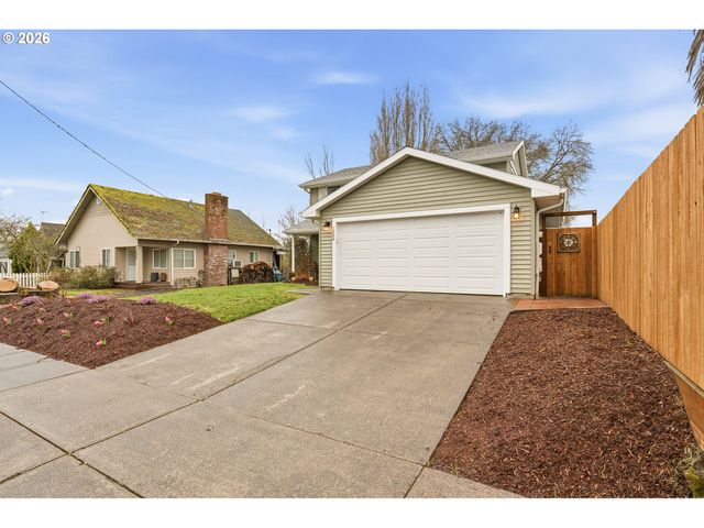 1559 E 2ND St, Newberg, OR 97132