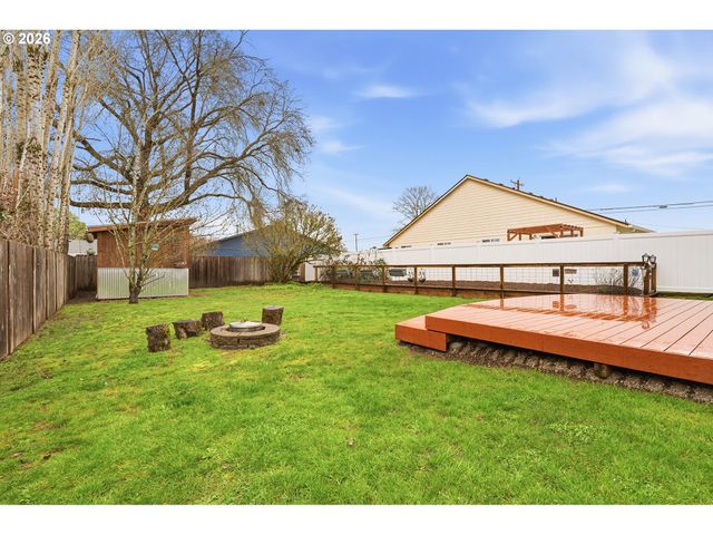 1559 E 2ND St, Newberg, OR 97132