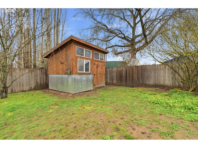 1559 E 2ND St, Newberg, OR 97132