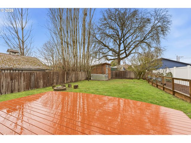 1559 E 2ND St, Newberg, OR 97132