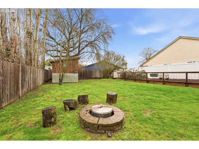 1559 E 2ND St, Newberg, OR 97132