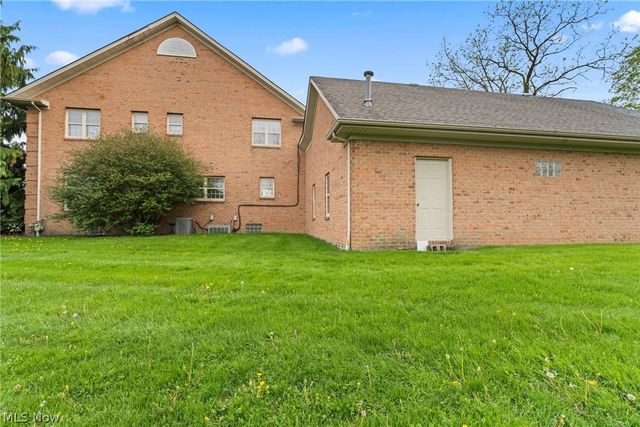 6065 Saint Elia Court, Canfield, OH 44406