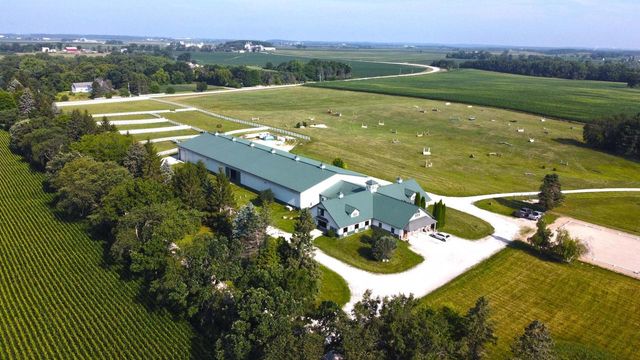 W1800 County Road B, Genoa City, WI 53128