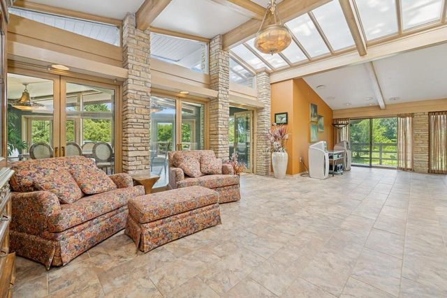 W1800 County Road B, Genoa City, WI 53128