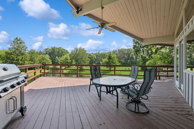 W1800 County Road B, Genoa City, WI 53128