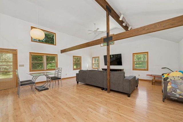W1800 County Road B, Genoa City, WI 53128