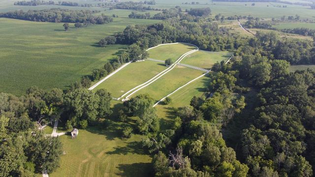 W1800 County Road B, Genoa City, WI 53128