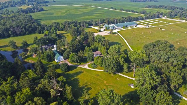 W1800 County Road B, Genoa City, WI 53128