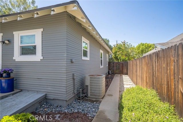 124 N Vista Bonita Avenue, Glendora, CA 91741