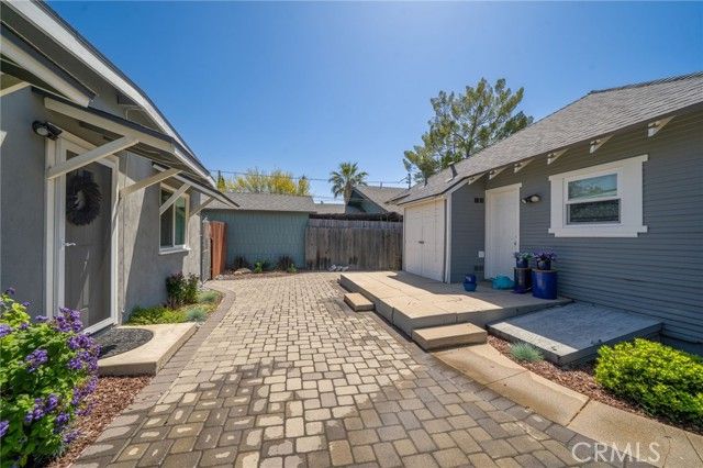 124 N Vista Bonita Avenue, Glendora, CA 91741