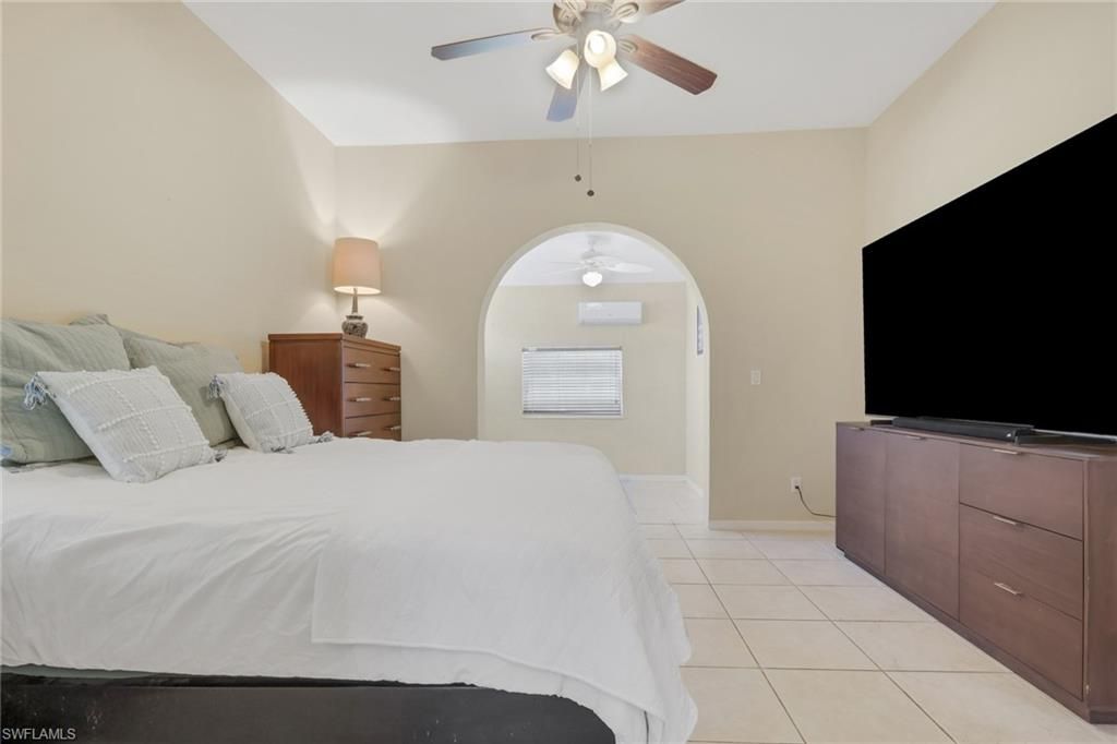 Image 14 of property listing at 134 SE 18th ST, Cape Coral, FL 33990