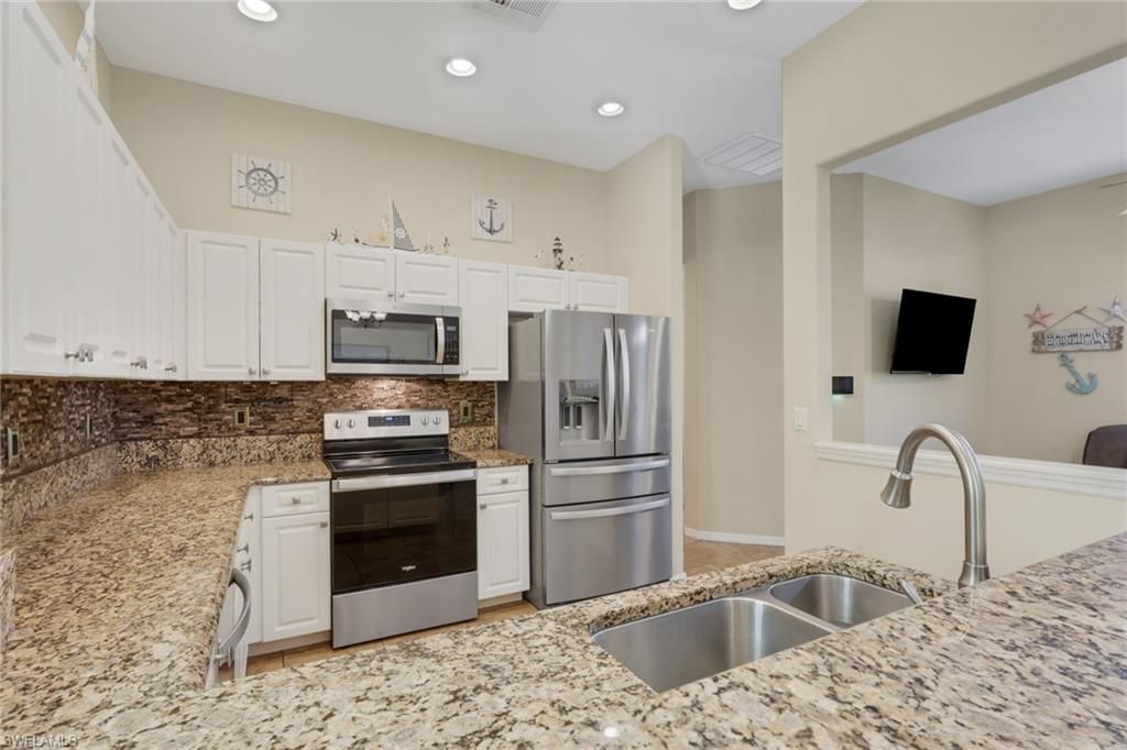 Image 3 of property listing at 134 SE 18th ST, Cape Coral, FL 33990