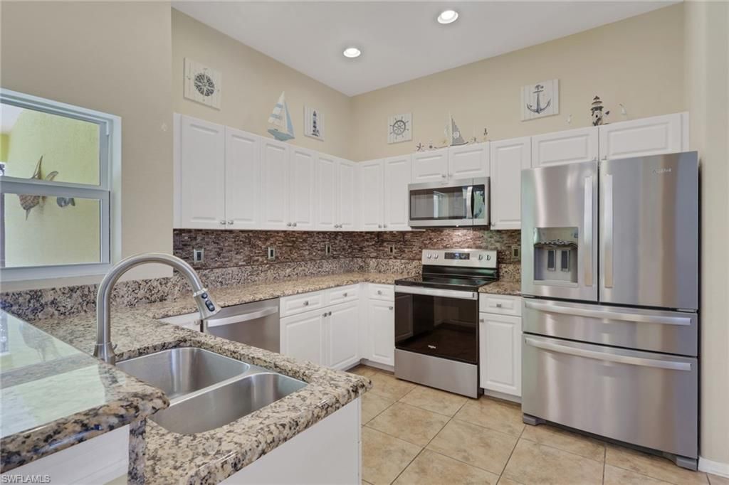 Image 5 of property listing at 134 SE 18th ST, Cape Coral, FL 33990