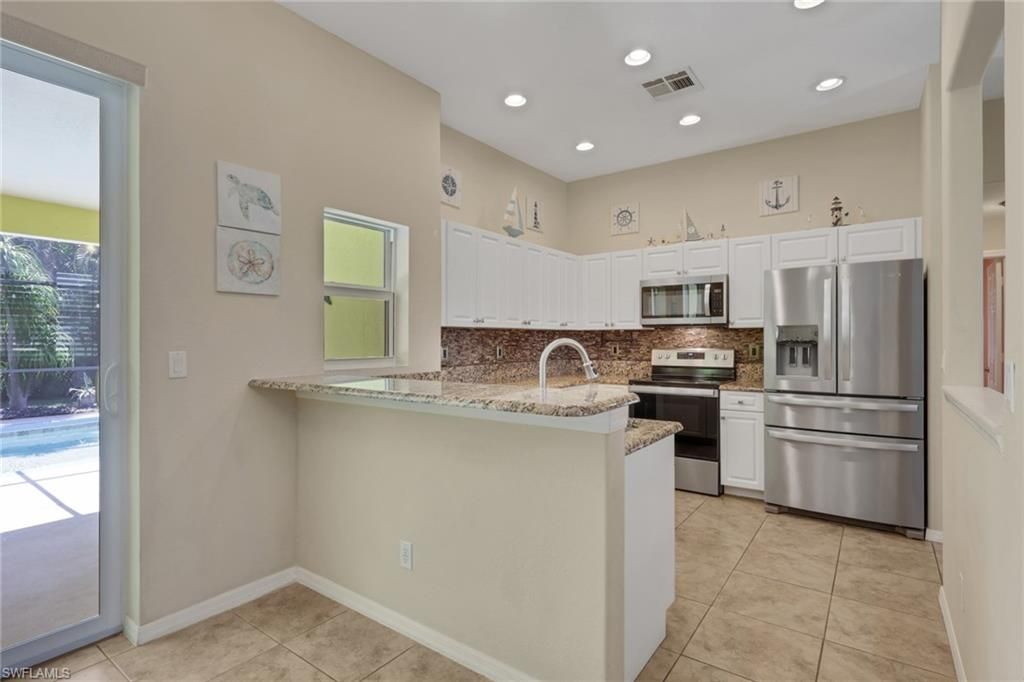 Image 6 of property listing at 134 SE 18th ST, Cape Coral, FL 33990