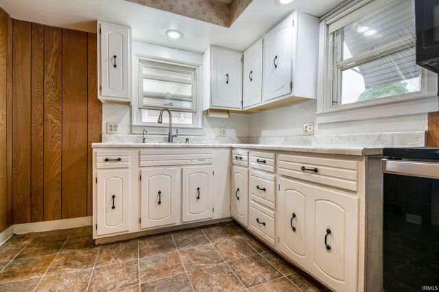 703 Maple Street, Mishawaka, IN 46545