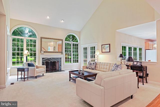 10560 FOX FOREST DR, Great Falls, VA 22066