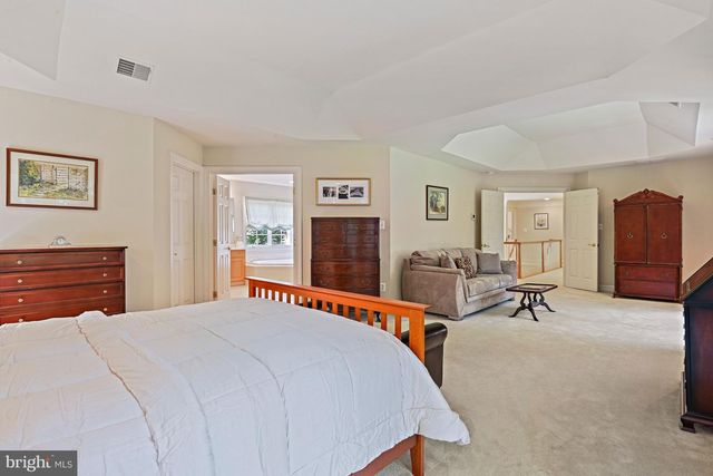 10560 FOX FOREST DR, Great Falls, VA 22066