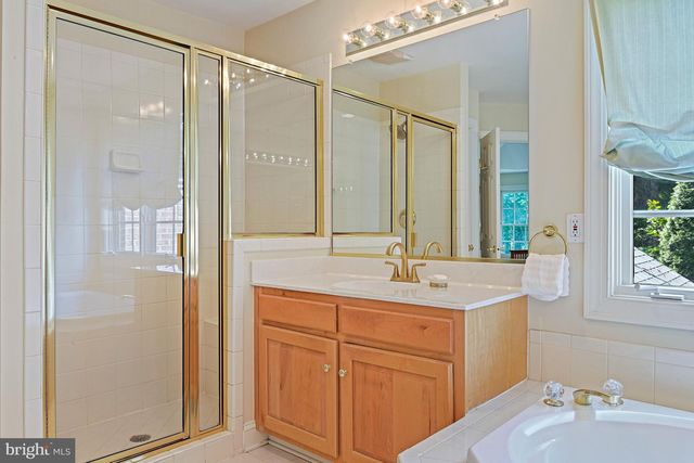 10560 FOX FOREST DR, Great Falls, VA 22066
