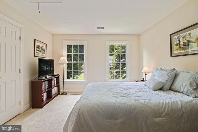 10560 FOX FOREST DR, Great Falls, VA 22066