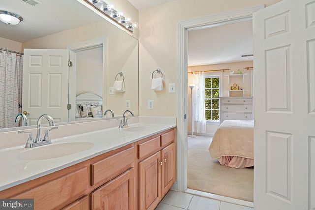 10560 FOX FOREST DR, Great Falls, VA 22066