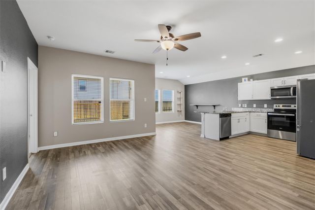 111 Bering Drive, Huntsville, TX 77320