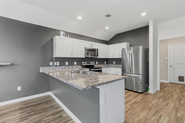 111 Bering Drive, Huntsville, TX 77320