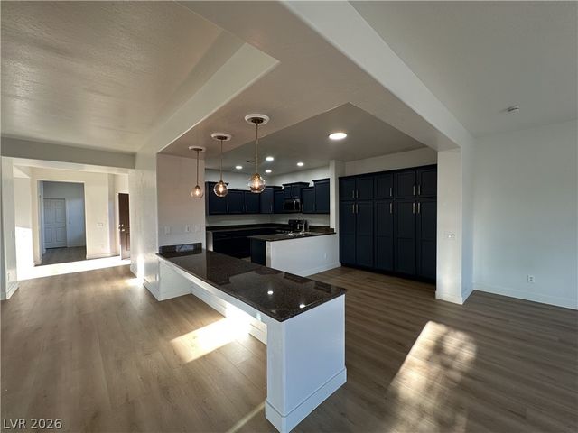 5728 Flying Birdie Avenue, Las Vegas, NV 89122