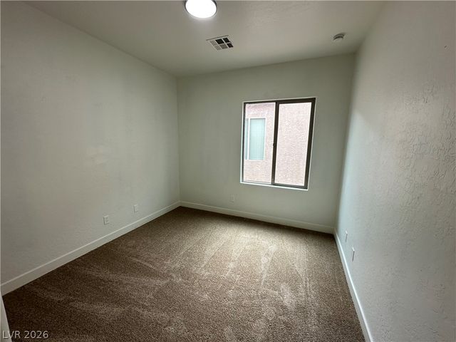 5728 Flying Birdie Avenue, Las Vegas, NV 89122
