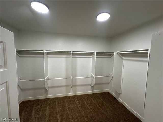 5728 Flying Birdie Avenue, Las Vegas, NV 89122
