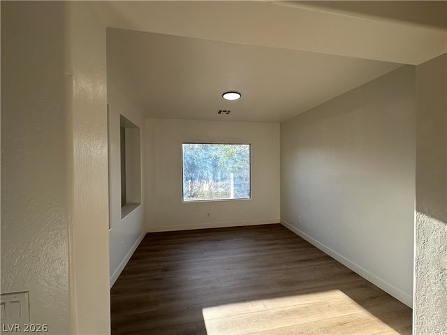 5728 Flying Birdie Avenue, Las Vegas, NV 89122
