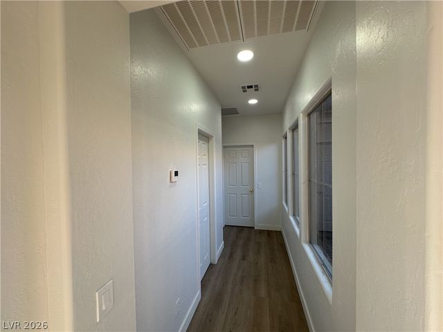 5728 Flying Birdie Avenue, Las Vegas, NV 89122